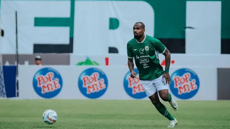 Thales Lira conseguiu manter o PSS Sleman na primeira divisão do Campeonato Indonésio. Foto: Divulgação PSS Sleman
