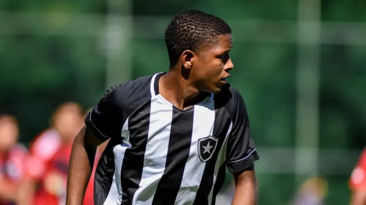 Yarlen fez sua primeira partida como titular do Botafogo - Foto: reprodução/Instagram
