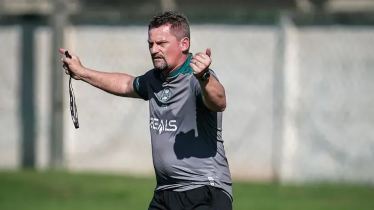 Fábio Matias fará sua estreia como técnico do Coritiba - Foto: JP Pacheco | Coritiba
