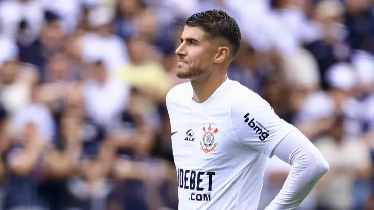 Pedro Raul vem sendo pouco utilizado no Corinthians - Foto: Marcello Zambrana/AGIF
