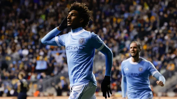 Talles Magno #43 do New York City FC comemora depois de marcar o gol da vitória durante o segundo tempo contra o Philadelphia Union durante a final da Conferência Leste da MLS em Subaru Park em 05 de dezembro de 2021 em Chester, Pensilvânia. (Foto de Tim Nwachukwu/Getty Images
