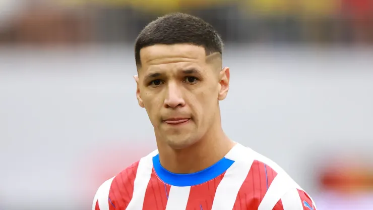 Alex Arce, do Paraguai, se alinha antes da partida do Grupo D da CONMEBOL Copa América 2024 entre Colômbia e Paraguai, no NRG Stadium em 24 de junho de 2024 em Houston, Texas. (Foto de Heitor Vivas/Getty Images)
