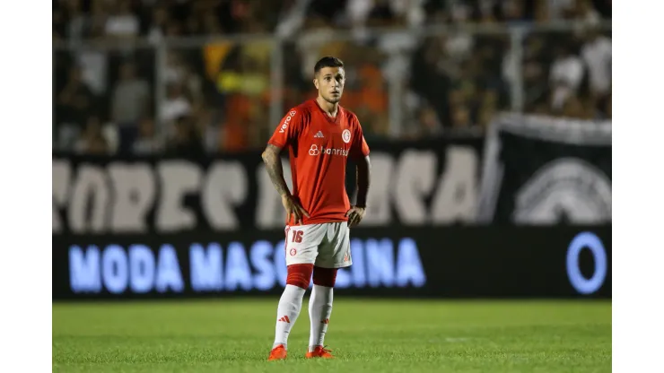 Bustos durante confronto contra o ASA na Copa do Brasil 2024.
