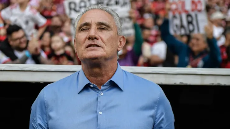 Tite técnico do Flamengo durante partida contra o Palmeiras no estádio Maracanã pelo campeonato Brasileiro A 2024. Foto: Thiago Ribeiro/AGIF
