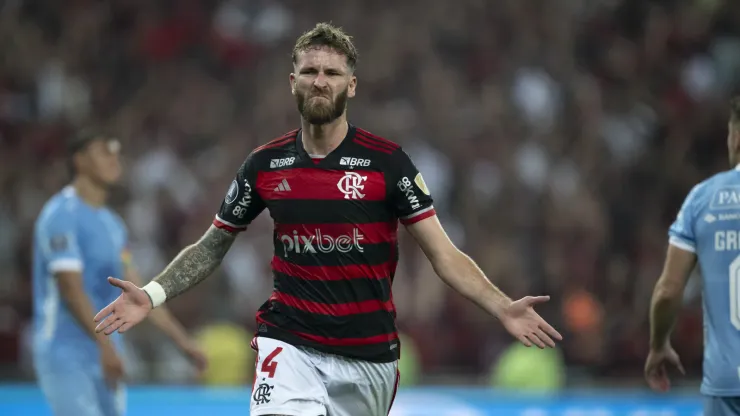 Leo Pereira foi um dos autores dos gols da vitória do Flamengo na Libertadores - Foto: Jorge Rodrigues/AGIF
