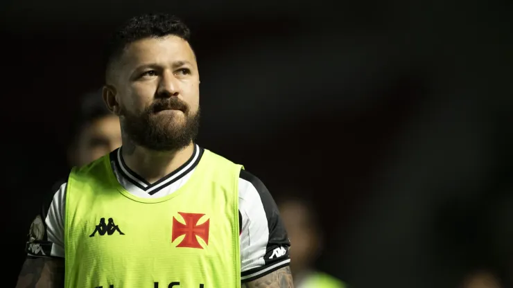 Rossi jogador do Vasco antes da partida contra o São Paulo no estádio São Januário pelo campeonato Brasileiro A 2024. Foto: Jorge Rodrigues/AGIF
