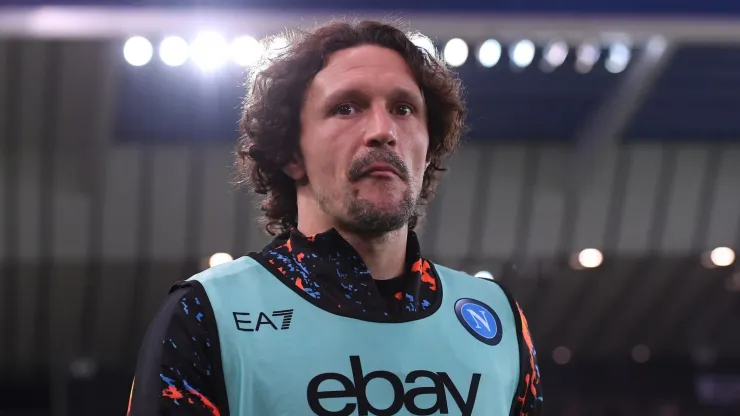 Mário Rui do SSC Napoli observa durante a partida da Serie A TIM entre Udinese Calcio e SSC Napoli na Dacia Arena em 06 de maio de 2024 em Udine, Itália. Foto: Alessandro Sabattini/Getty Images
