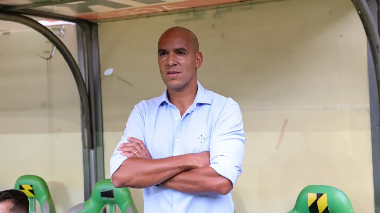 Pepa quando era técnico do Cruzeiro durante partida contra o Goiás no estádio Independência pelo campeonato Brasileiro A 2023. Foto: Gilson Lobo/AGIF
