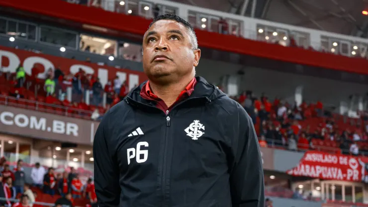 Roger Machado técnico do Internacional durante partida contra o Fortaleza no estádio Beira-Rio pelo campeonato Brasileiro A 2024. Foto: Maxi Franzoi/AGIF
