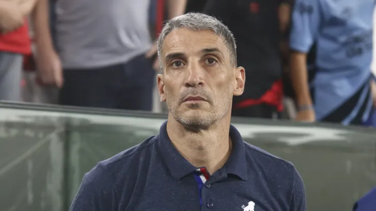 Juan Pablo Vojvoda técnico do Fortaleza durante partida contra o Athletico-PR no estádio Arena da Baixada pelo campeonato Brasileiro A 2024. Foto: Gabriel Machado/AGIF
