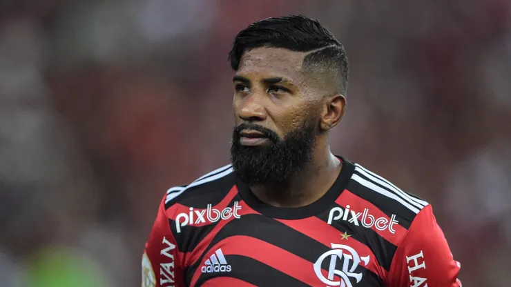 Rodinei durante partida do Flamengo contra o Bragantino no estádio Maracanã pelo campeonato Brasileiro A 2022. Foto: Thiago Ribeiro/AGIF
