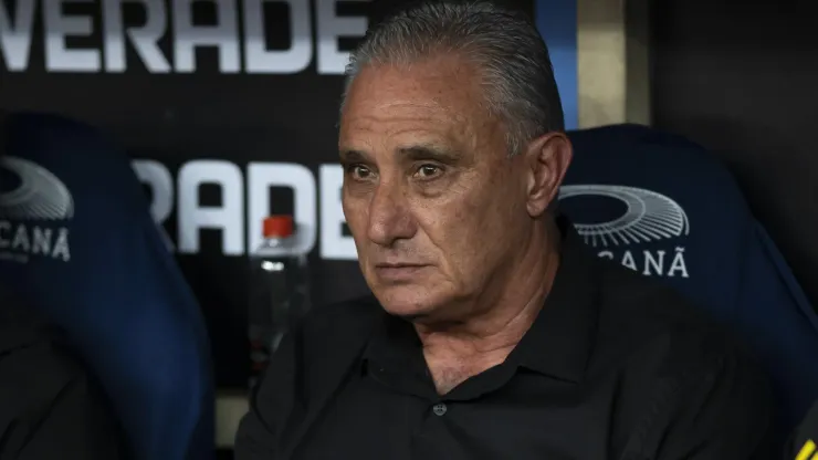 Tite técnico do Flamengo durante partida contra o Peñarol no estádio Maracanã pelo campeonato Copa Libertadores 2024. Foto: Jorge Rodrigues/AGIF
