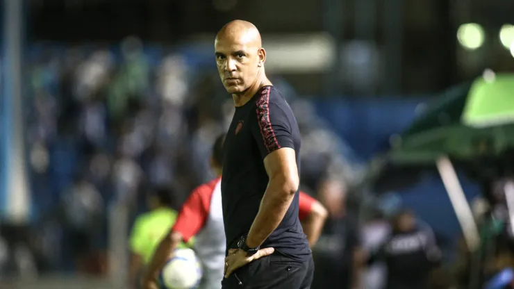 Pepa técnico do Sport durante partida contra o Paysandu no estádio Curuzu pelo campeonato Brasileiro B 2024. Foto: Marcos Junior/AGIF
