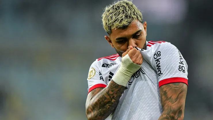 Gabigol jogador do Flamengo comemora seu gol durante partida contra o Vasco no estádio Maracanã pelo campeonato Brasileiro A 2024. Foto: Thiago Ribeiro/AGIF
