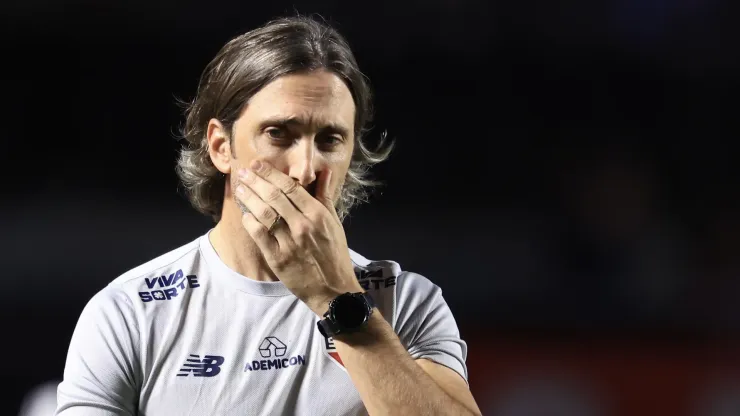  Luis Zubeldia técnico do São Paulo durante partida contra o Internacional no estádio Morumbi pelo campeonato Brasileiro A 2024. Foto: Marcello Zambrana/AGIF
