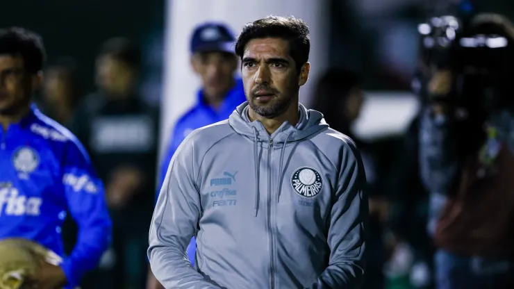 Abel Ferreira técnico do Palmeiras durante partida contra o Cuiabá no estádio Brinco de Ouro pelo campeonato Brasileiro A 2024. Foto: Marco Miatelo/AGIF
