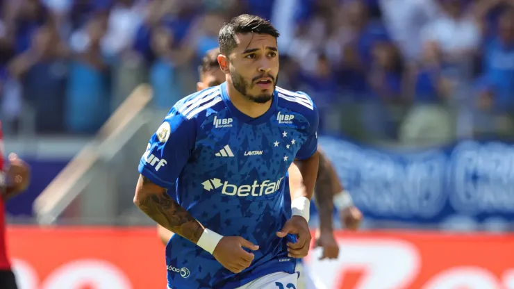 William jogador do Cruzeiro comemora seu gol durante partida contra o Atlético-GO no estádio Mineirão pelo campeonato Brasileiro A 2024. Foto: Gilson Lobo/AGIF
