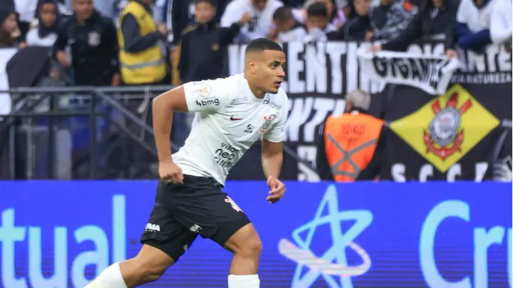 Murillo, ex-jogador do Corinthians, durante partida contra o Coritiba, pelo Campeonato Brasileiro de 2023.
