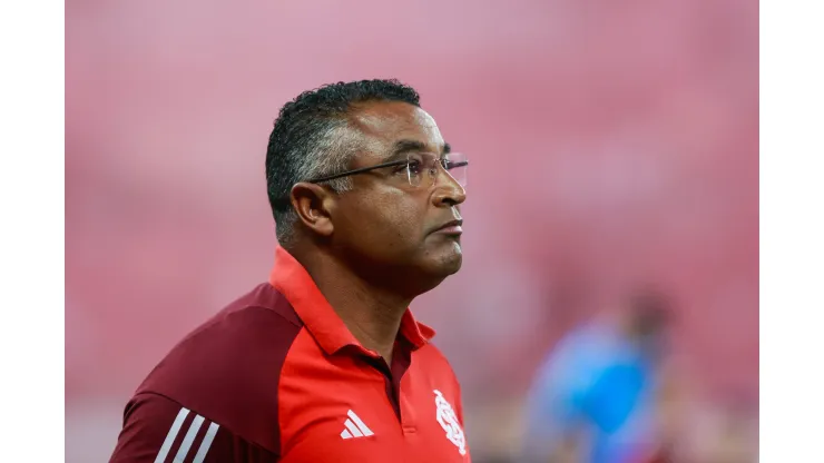 RS - PORTO ALEGRE - 30/10/2024 - BRASILEIRO A 2024, INTERNACIONAL X FLAMENGO - Roger Machado tecnico do Internacional durante partida contra o Flamengo no estadio Beira-Rio pelo campeonato Brasileiro A 2024. Foto: Luiz Erbes/AGIF
