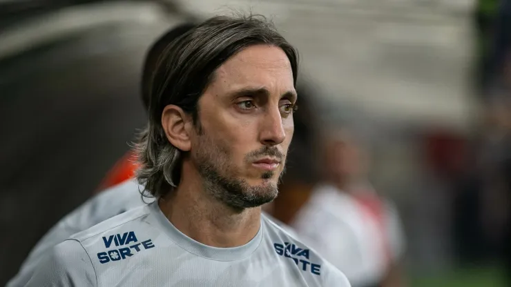 Luis Zubeldia tecnico do Sao Paulo durante partida contra o Cruzeiro no estadio Mineirao pelo campeonato Brasileiro A 2024. 
