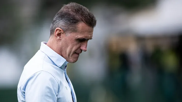 Mancini técnico do Goiás durante partida contra o Guarani no estádio Serrinha pelo campeonato Brasileiro B 2024. Foto: Isabela Azine/AGIF
