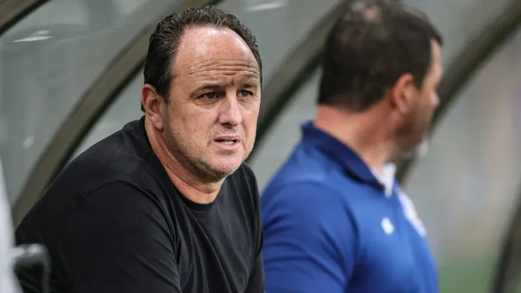 Rogerio Ceni, técnico do Bahia, durante partida contra o Cruzeiro (Foto: Gilson Lobo/AGIF)
