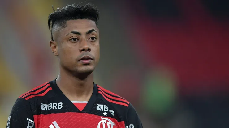 Bruno Henrique, jogador do Flamengo, durante partida contra o Corinthians (Foto: Thiago Ribeiro/AGIF)
