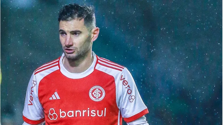 Lucas Alario jogador do Internacional durante partida contra o Juventude no estadio Alfredo Jaconi pelo campeonato Copa Do Brasil 2024. 
