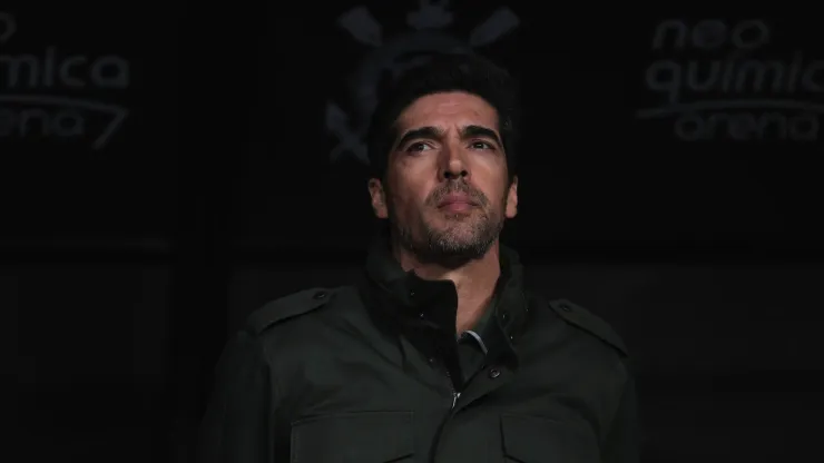 Abel Ferreira técnico do Palmeiras durante partida contra o Corinthians no estádio Arena Corinthians pelo campeonato Brasileiro A 2024. Foto: Ettore Chiereguini/AGIF
