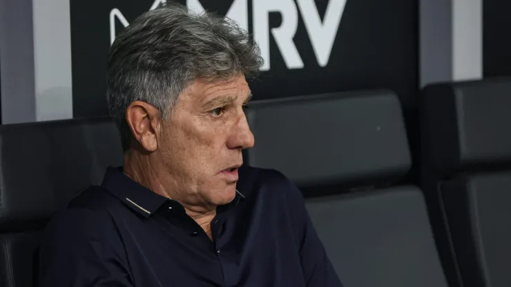 Renato Gaúcho, técnico do Grêmio, durante partida contra o Atlético-MG (Foto: Gilson Lobo/AGIF)
