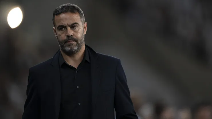 Artur Jorge, técnico do Botafogo, durante partida contra o Peñarol, pela Copa Libertadores.
