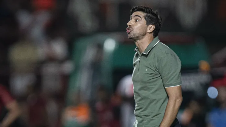 Abel Ferreira técnico do Palmeiras durante partida contra o Atlético-GO no estádio Antônio Accioly pelo campeonato Brasileiro A 2024. Foto: Heber Gomes/AGIF
