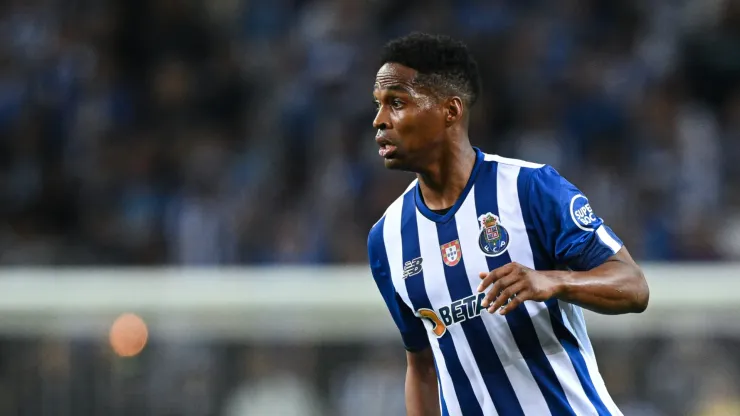 Wendell do FC Porto em ação durante o jogo do grupo B da UEFA Champions League entre FC Porto e Bayer 04 Leverkusen, no Estádio do Dragão, em 4 de outubro de 2022, no Porto, Portugal. (Foto de Otávio Passos/Getty Images)
