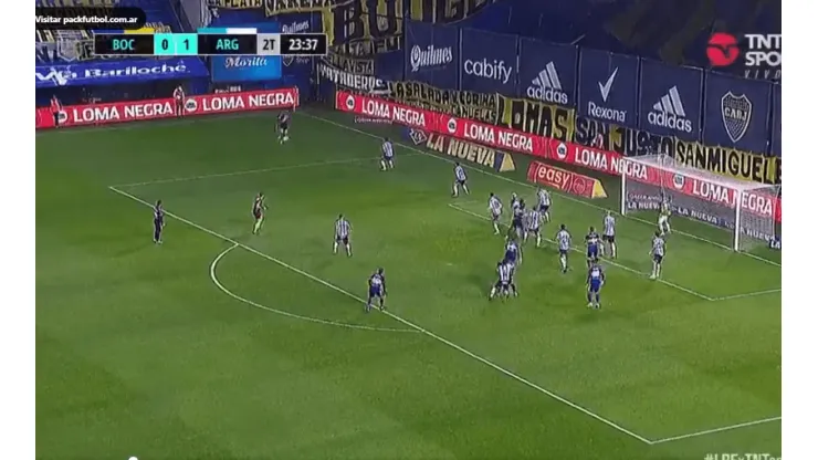 Video: Cardona rompió la mala racha de Boca con un golazo de tiro libre