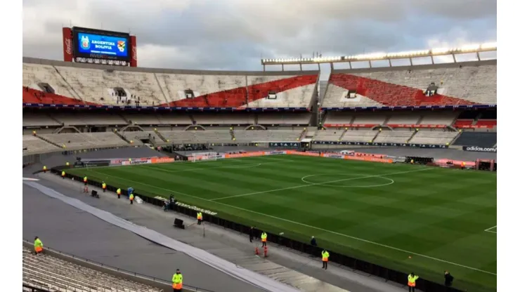 El Monumental empieza a recibir a los hinchas de la Selección (Foto: @Team_10_Messi vía Twitter)
