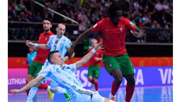 La Selección Argentina cayó 2-1 frente a Portugal en la final del Mundial de Futsal (Foto: @Argentina vía Twitter)
