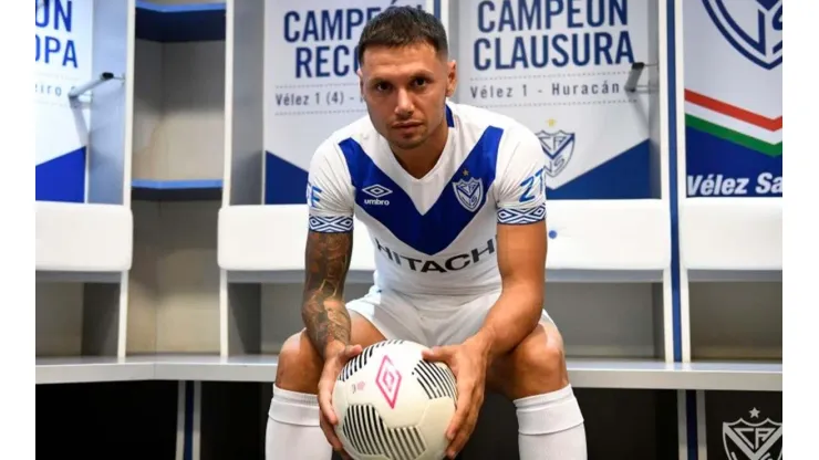 El regreso de Mauro Zárate a Vélez para su tercer ciclo como jugador del club (Foto: Prensa Vélez)
