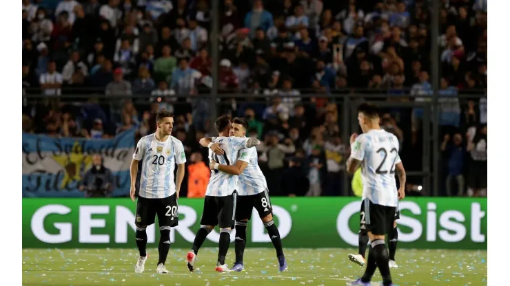 Lautaro Martínez, Nicolás Domínguez y Rodrigo De Paul celebraron la clasificación al Mundial de Qatar 2022.
