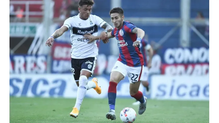 Gimnasia agudizó el pésimo momento de San Lorenzo.
