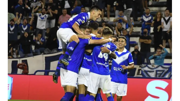 En Liniers, Vélez derrotó 2-0 a Argentinos por el gol de Giannetti.
