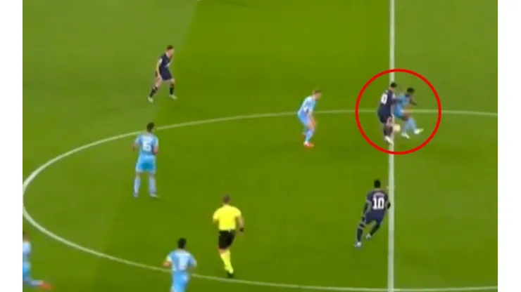 VIDEO | Para cerrar el estadio: el terrible caño de Messi a Sterling