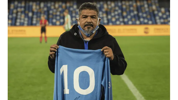 Murió Hugo Maradona.
