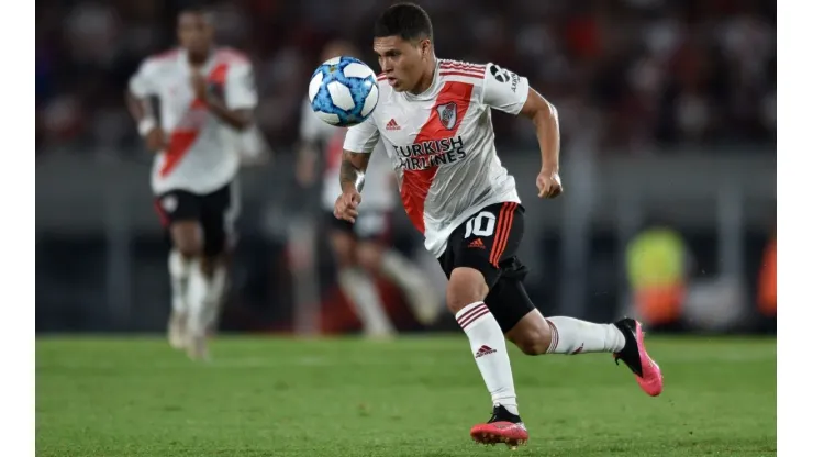 Juan Fernando Quintero no jugó en el Shenzhen y ya habría fecha para el anuncio de la vuelta