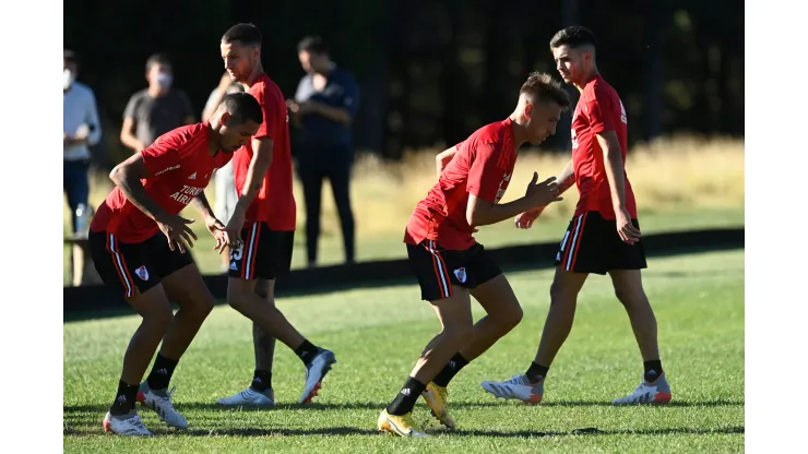 En plena pretemporada, el plantel de River suma dos caras conocidas a los trabajos