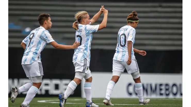 Juana Cángaro: de no permitirle jugar con varones al gol del triunfo para Argentina