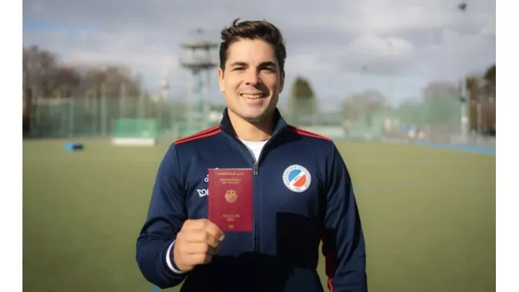 Peillat, con su nuevo pasaporte alemán
