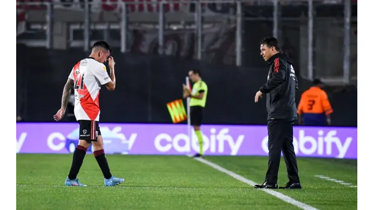 ¿Qué pasó con Barco? El volante de River no pudo completar el primer tiempo ante Argentinos