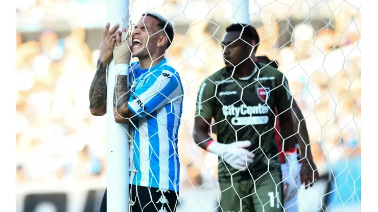 Racing no pudo contra Newell's y cortó su racha de triunfos, pero clasificó