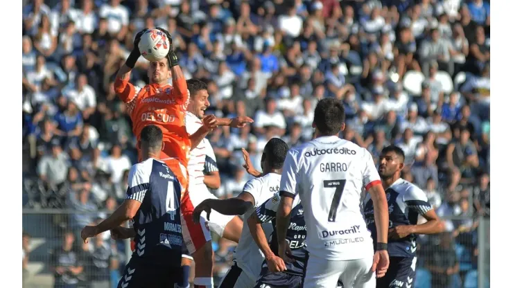 A Gimnasia no le alcanzó: le ganó a Newell's, pero quedó eliminado en la Copa de la Liga