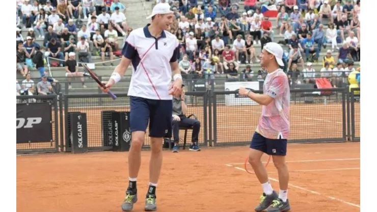 ¡38 centímetros de diferencia! El Peque Schwartzman y el Gigante Isner ganaron en Roma